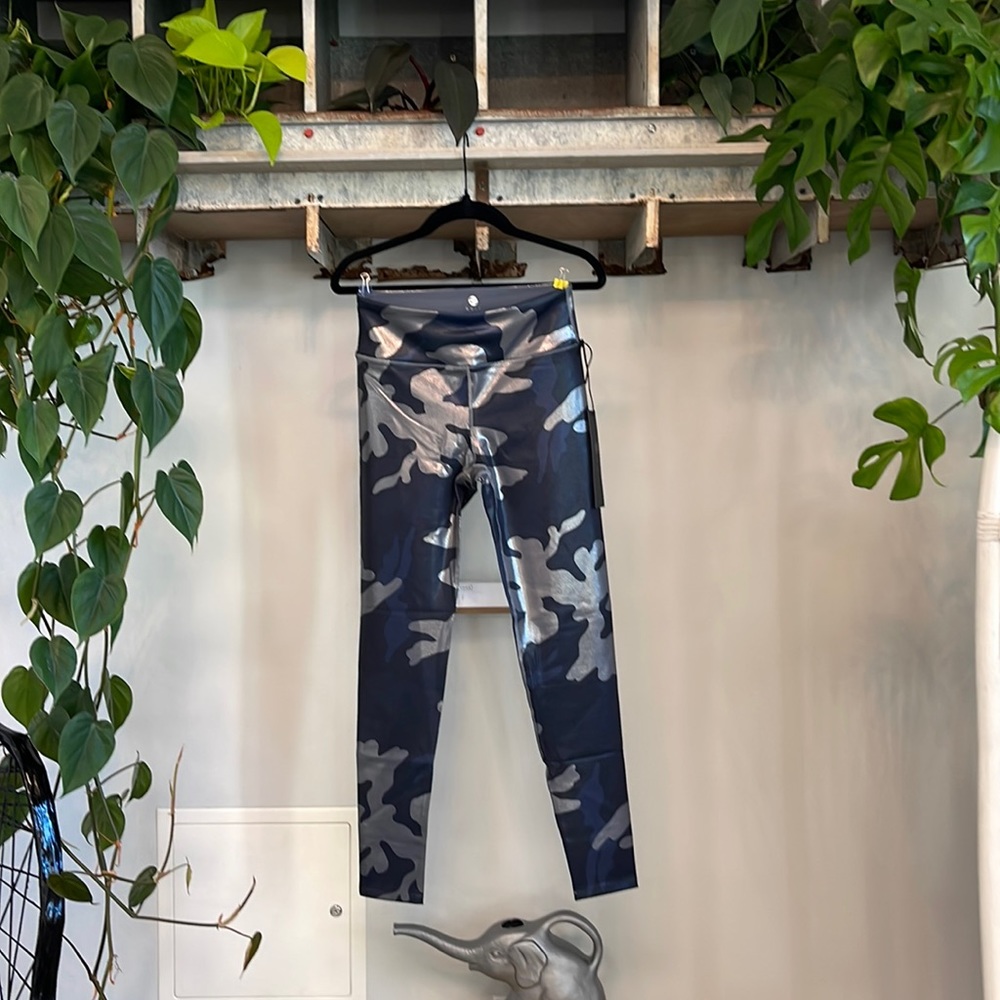 NWT Noli Yoga Blue Camo Guerra Leggings - Small